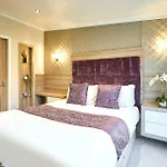 Enzo's With Hot Tub Holiday home York