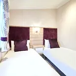 Enzo's With Hot Tub Holiday home York