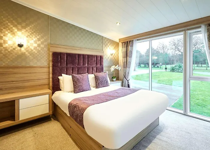 Enzo's With Hot Tub York