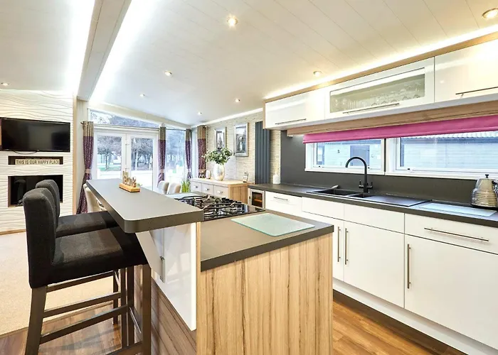 Enzo's With Hot Tub Dom wakacyjny