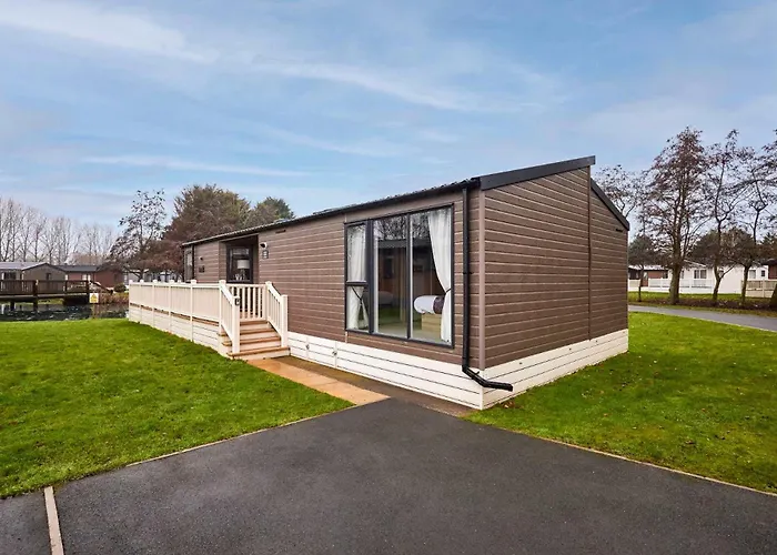 Dom wakacyjny Enzo's With Hot Tub York