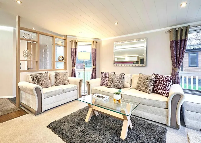 Dom wakacyjny Enzo's With Hot Tub