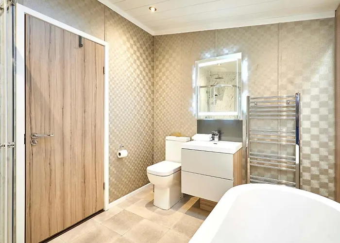 Dom wakacyjny Enzo's With Hot Tub