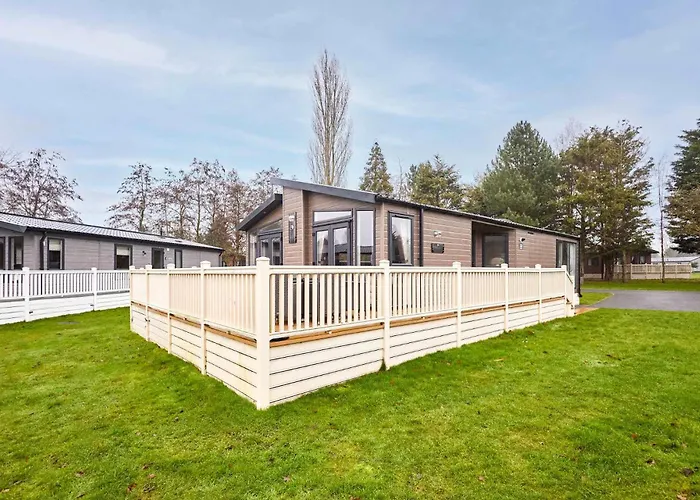 Dom wakacyjny Enzo's With Hot Tub York